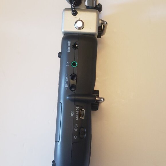 Zoom H5 4-Track Portable Digital Recorder, Black, 24-bit, 96 kHz - Picture 8 of 10